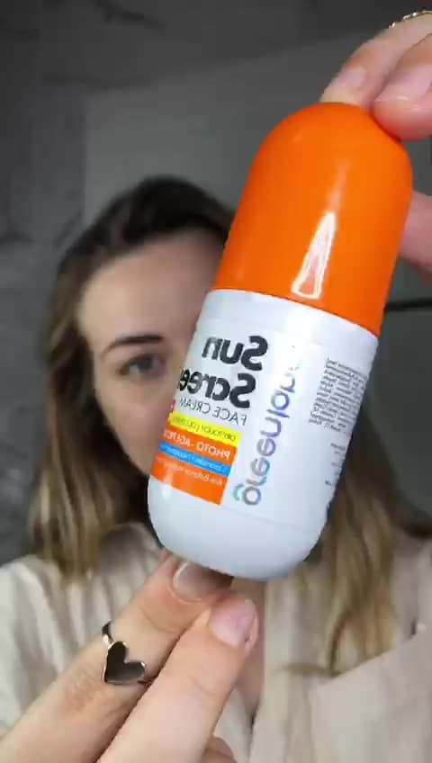 Green Label Yüz Güneş Kremi Hyalüronik Asit Ve Niasinamid Içeren Leke Karşıtı 50 Spf Yüksek Koruma 50 ml